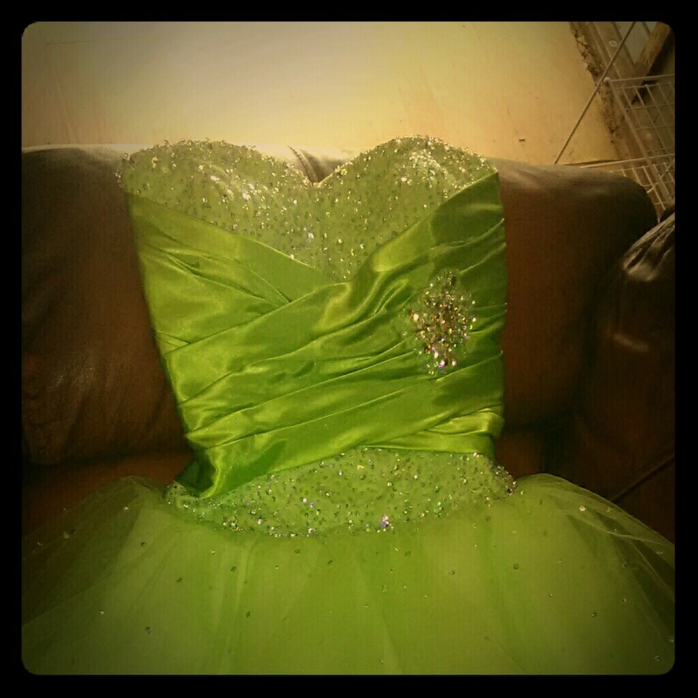 💚Pre prom tutu(PLZ read)